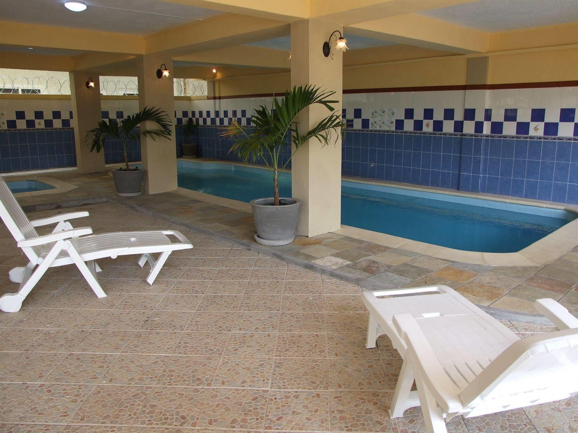 White Shell Lounge And Restaurant Hotell Flic-en-Flacq Eksteriør bilde